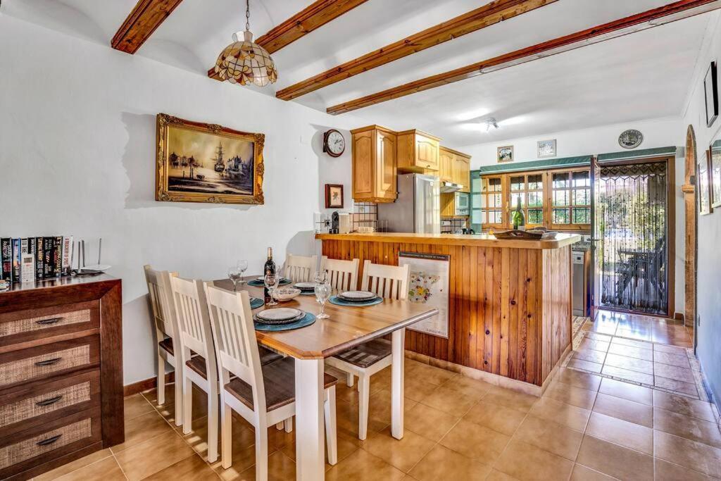 La Isla Casa Barnaby Villa Platja de Larenal Eksteriør bilde